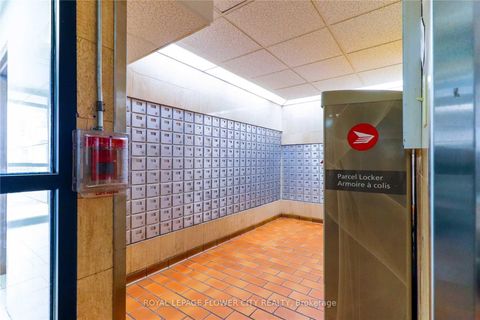 Photo 5 at 1106 - 320 Dixon Road, The Westway, Toronto