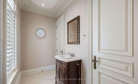 Photo 3 at 10 Bainbridge Avenue, Clanton Park, Toronto