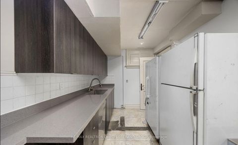 Photo 35 at 10 Bainbridge Avenue, Clanton Park, Toronto