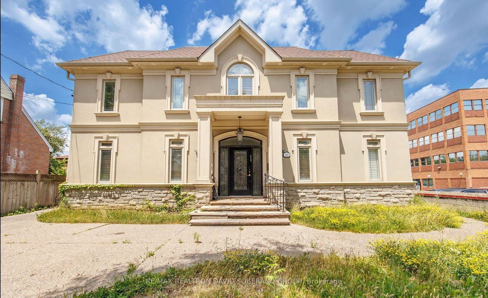 10 Bainbridge Avenue, Clanton Park, Toronto 
