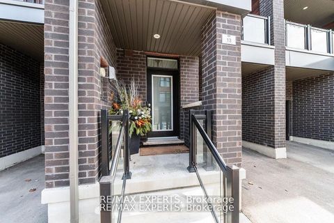Photo 1 at 13 Shatner Turnabout Crescent, East Woodbridge, Vaughan