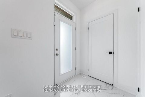 Photo 2 at 13 Shatner Turnabout Crescent, East Woodbridge, Vaughan