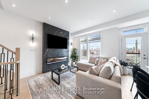 Photo 6 at 13 Shatner Turnabout Crescent, East Woodbridge, Vaughan