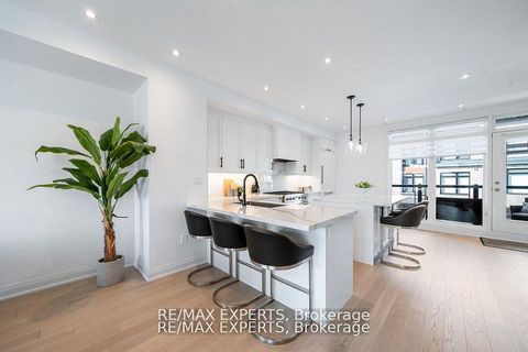 Photo 10 at 13 Shatner Turnabout Crescent, East Woodbridge, Vaughan