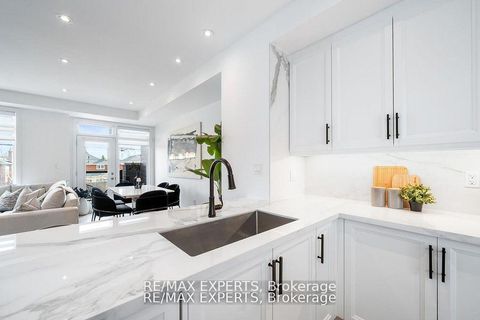 Photo 13 at 13 Shatner Turnabout Crescent, East Woodbridge, Vaughan