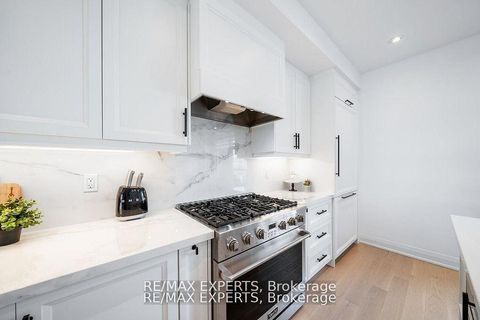Photo 14 at 13 Shatner Turnabout Crescent, East Woodbridge, Vaughan