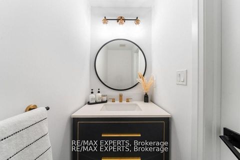 Photo 18 at 13 Shatner Turnabout Crescent, East Woodbridge, Vaughan