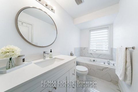 Photo 25 at 13 Shatner Turnabout Crescent, East Woodbridge, Vaughan