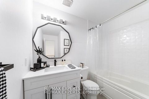 Photo 28 at 13 Shatner Turnabout Crescent, East Woodbridge, Vaughan