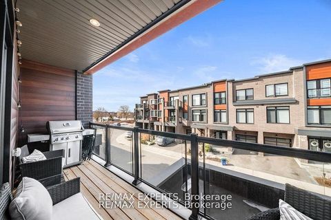 Photo 30 at 13 Shatner Turnabout Crescent, East Woodbridge, Vaughan
