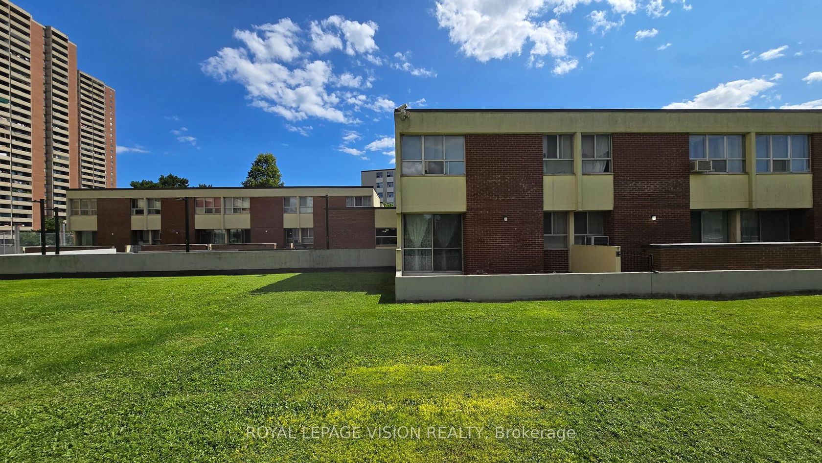 304 - 10 Crescent Town Road, Crescent Town, Toronto 