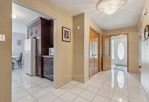 Photo 1 at 152 Weir Crescent, West Hill, Toronto