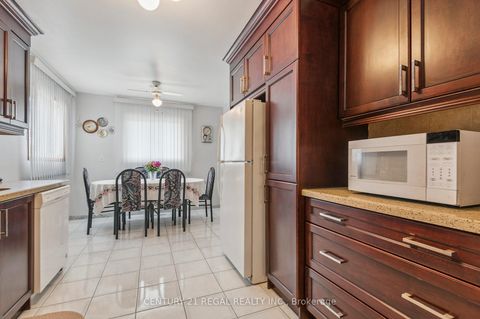 Photo 7 at 152 Weir Crescent, West Hill, Toronto