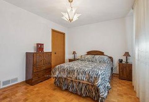Photo 10 at 152 Weir Crescent, West Hill, Toronto
