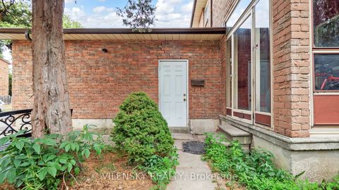 Photo 3 at 183 Robert Hicks Drive, Branson, Toronto