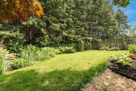 Photo 3 at 91 Dawlish Avenue, Aurora Highlands, Aurora
