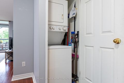 Photo 10 at 210 - 28 Empress Avenue, Willowdale East, Toronto