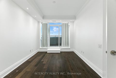 Photo 10 at PH15 - 7608 Yonge Street, Yorkhill, Vaughan