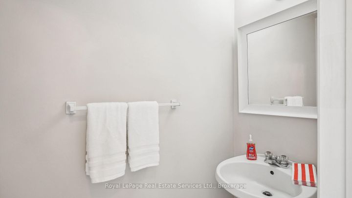 Photo 15 at 524 Chillingham Crescent, FD Ford, Oakville