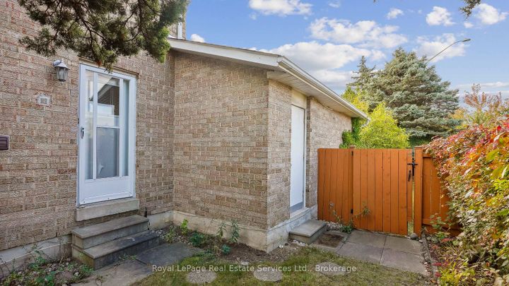 Photo 39 at 524 Chillingham Crescent, FD Ford, Oakville