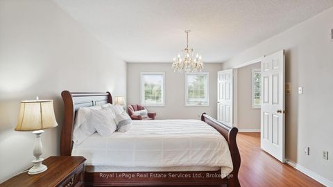 Photo 18 at 524 Chillingham Crescent, FD Ford, Oakville