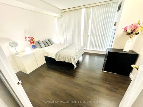 Photo 17 at 1813 - 5 Greystone Walk Drive, Kennedy Park, Toronto