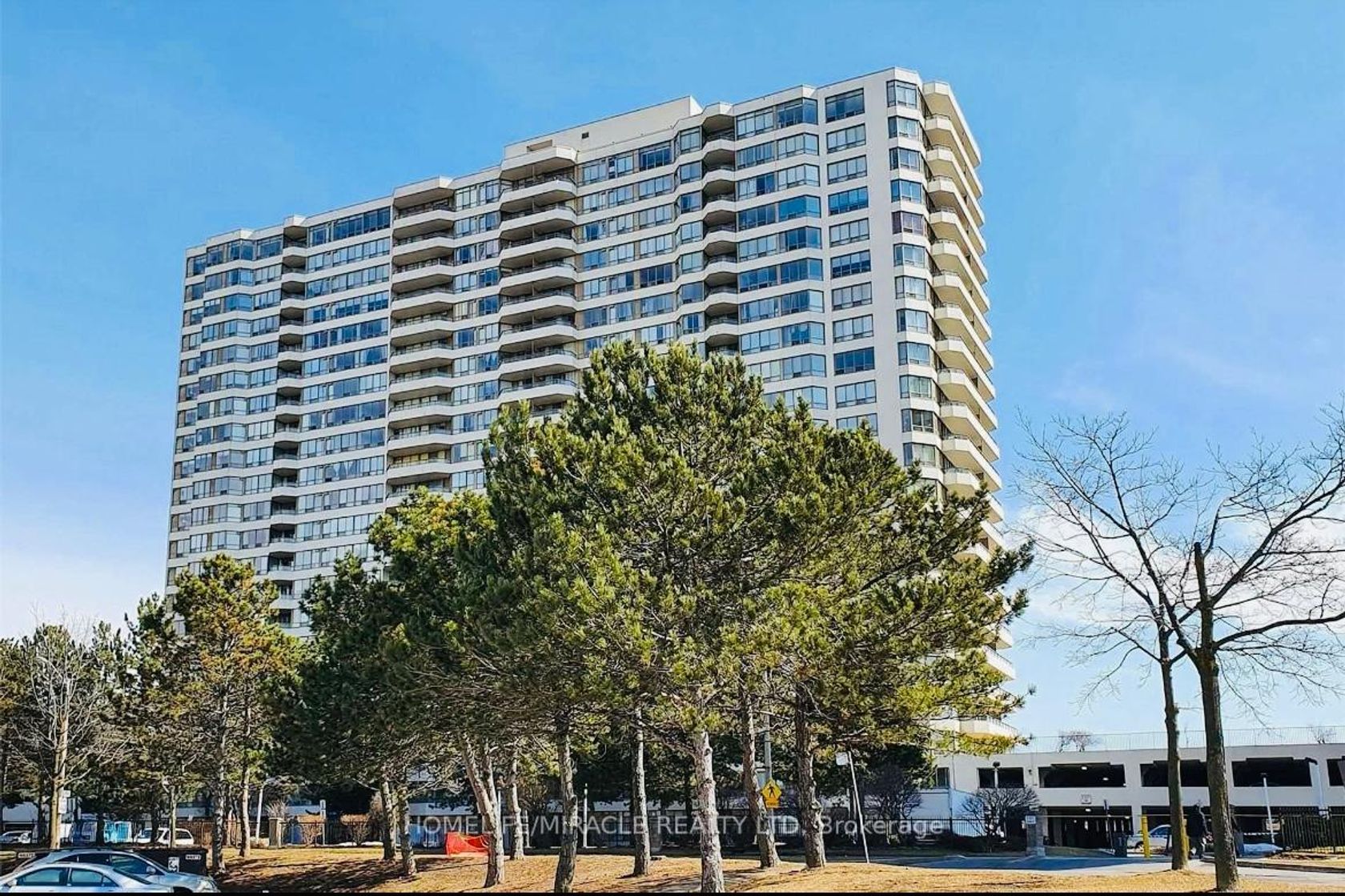 1813 - 5 Greystone Walk Drive, Kennedy Park, Toronto 