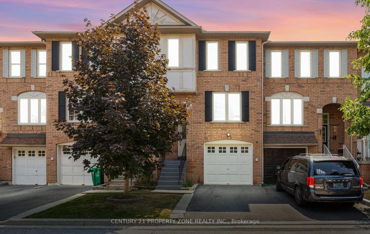 Photo 2 at 39 - 2 Clay Brick Court, Brampton North, Brampton