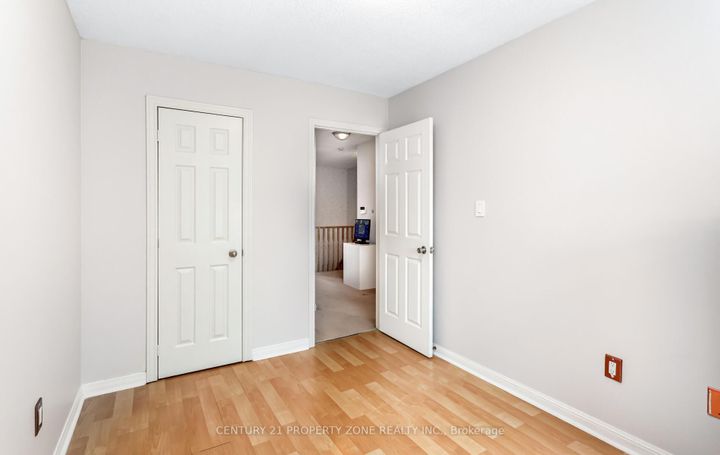Photo 33 at 39 - 2 Clay Brick Court, Brampton North, Brampton