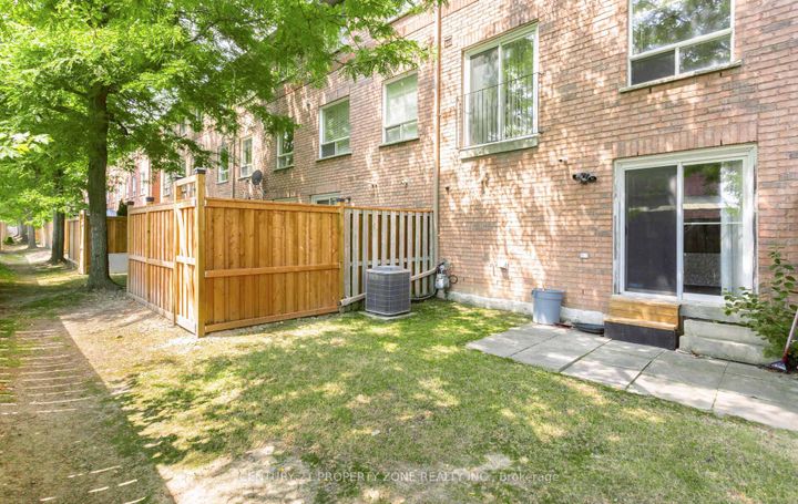 Photo 44 at 39 - 2 Clay Brick Court, Brampton North, Brampton