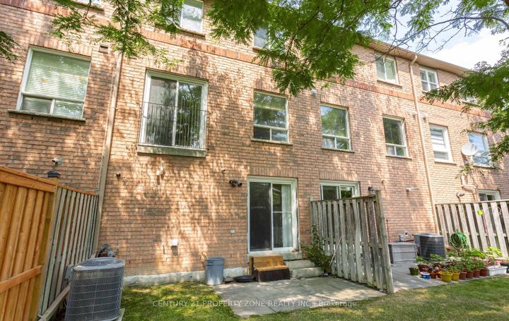 Photo 47 at 39 - 2 Clay Brick Court, Brampton North, Brampton