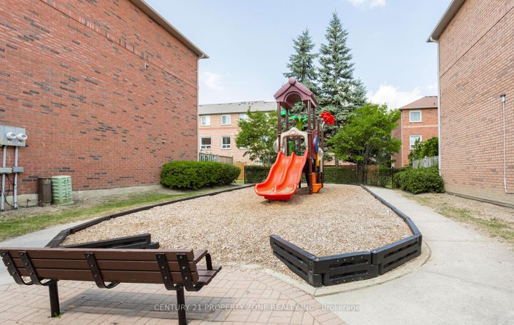 Photo 49 at 39 - 2 Clay Brick Court, Brampton North, Brampton