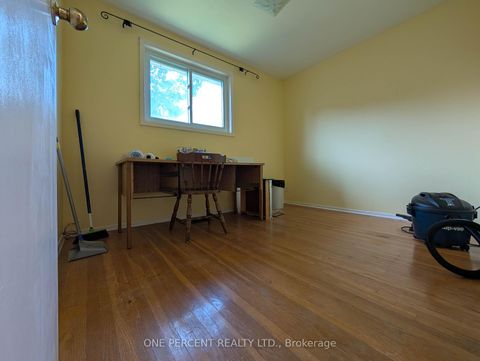 Photo 9 at 22 Gleneagle Crescent, Don Valley Village, Toronto