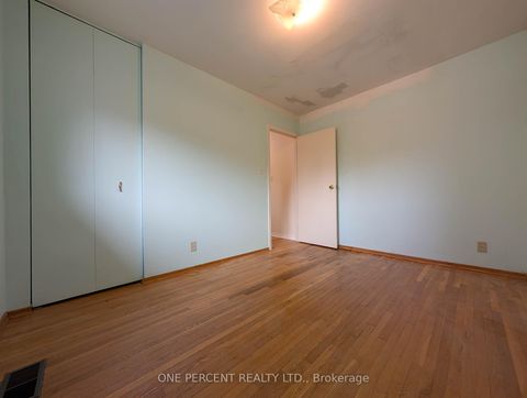 Photo 12 at 22 Gleneagle Crescent, Don Valley Village, Toronto