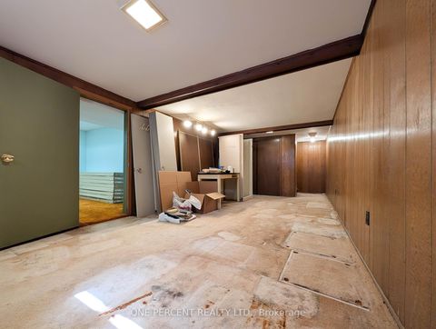 Photo 18 at 22 Gleneagle Crescent, Don Valley Village, Toronto