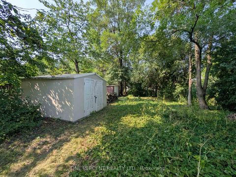 Photo 24 at 22 Gleneagle Crescent, Don Valley Village, Toronto