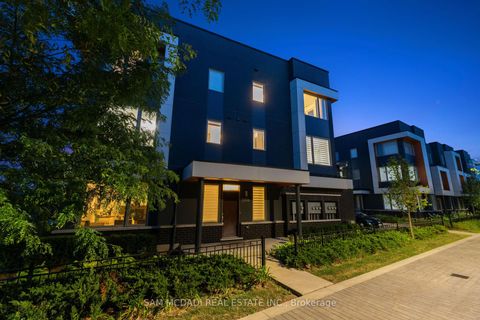 Photo 2 at 34 - 3006 Creekshore Common, GO Glenorchy, Oakville
