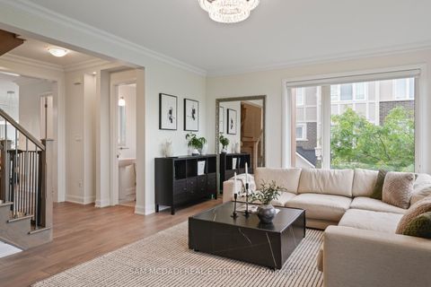 Photo 6 at 34 - 3006 Creekshore Common, GO Glenorchy, Oakville