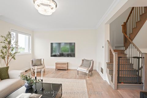 Photo 9 at 34 - 3006 Creekshore Common, GO Glenorchy, Oakville