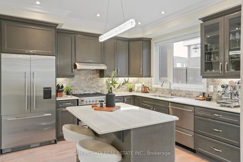 Photo 12 at 34 - 3006 Creekshore Common, GO Glenorchy, Oakville