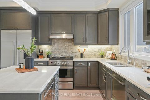 Photo 13 at 34 - 3006 Creekshore Common, GO Glenorchy, Oakville