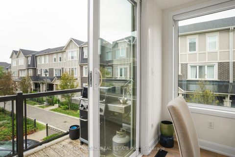 Photo 16 at 34 - 3006 Creekshore Common, GO Glenorchy, Oakville