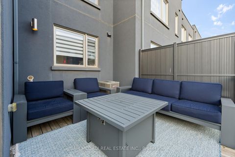 Photo 18 at 34 - 3006 Creekshore Common, GO Glenorchy, Oakville