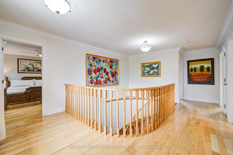 Photo 15 at 1337 Peartree Circle, GA Glen Abbey, Oakville