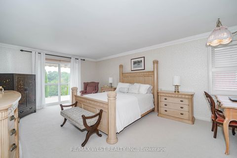 Photo 12 at 28 Bridgend Court S, Islington Woods, Vaughan