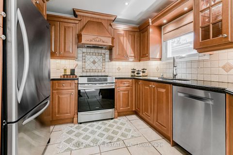 Photo 7 at 11 Belmont Crescent, Maple, Vaughan