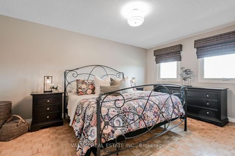Photo 17 at 11 Belmont Crescent, Maple, Vaughan