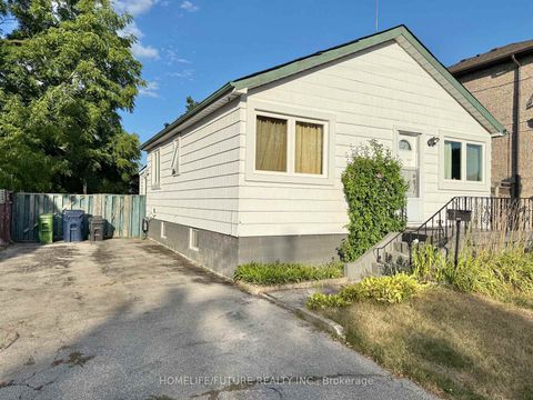 Photo 2 at 5 Weir Crescent, West Hill, Toronto