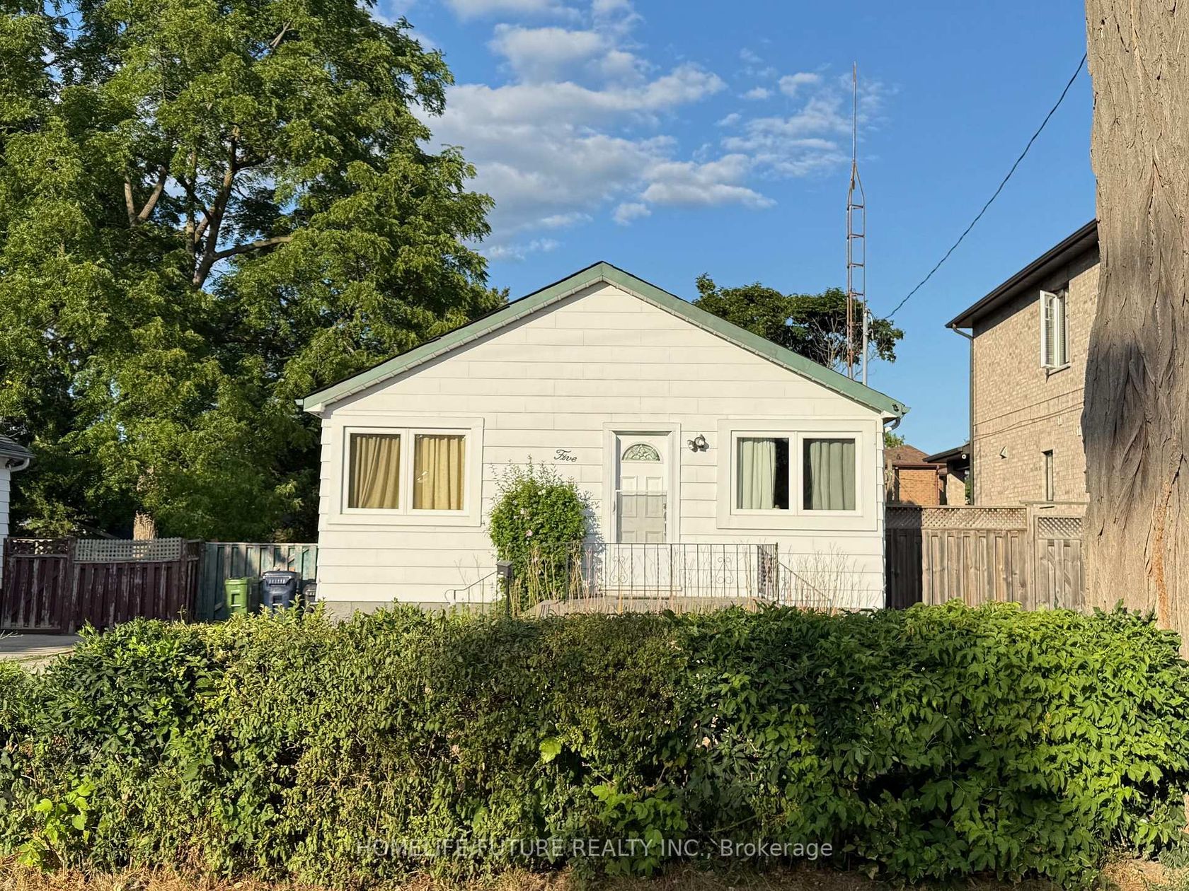 5 Weir Crescent, West Hill, Toronto 