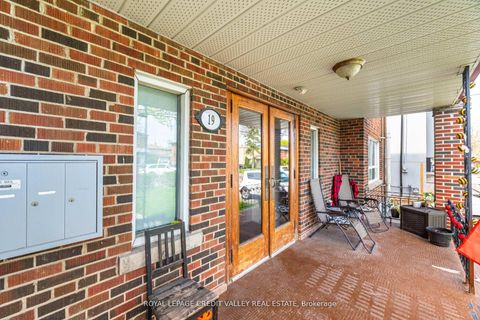 Photo 6 at 19 Roseland Drive, Alderwood, Toronto
